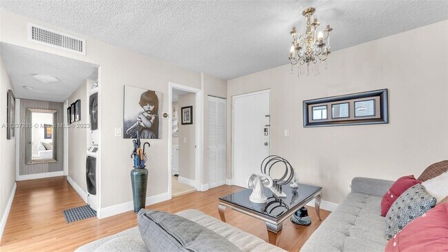 Building Photo - 9401 SW 4th St # 408