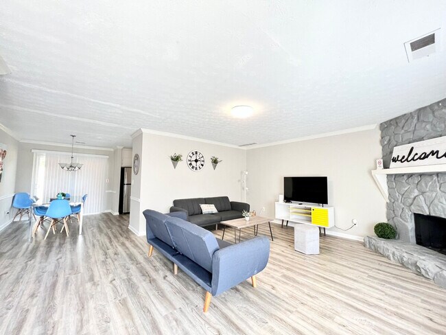 Foto del edificio - 1341 Reddington Ln