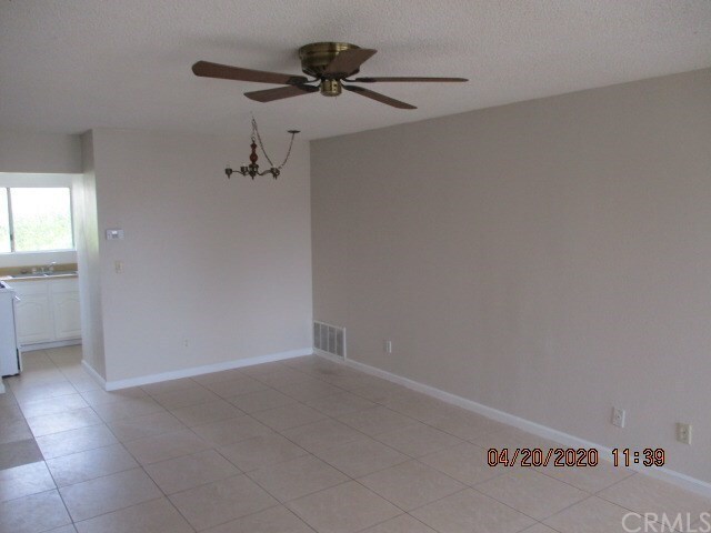 Building Photo - 27663 Genevieve Dr