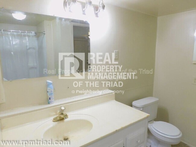 Foto del edificio - 919 B Asheboro St