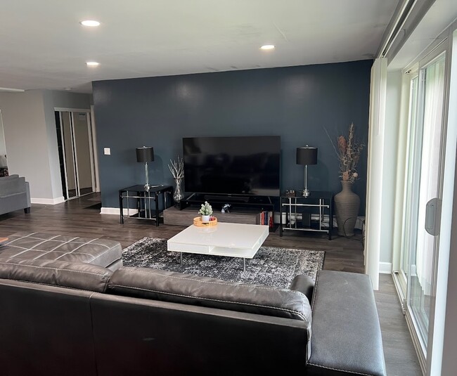 Foto del edificio - 10373 Dearlove Rd