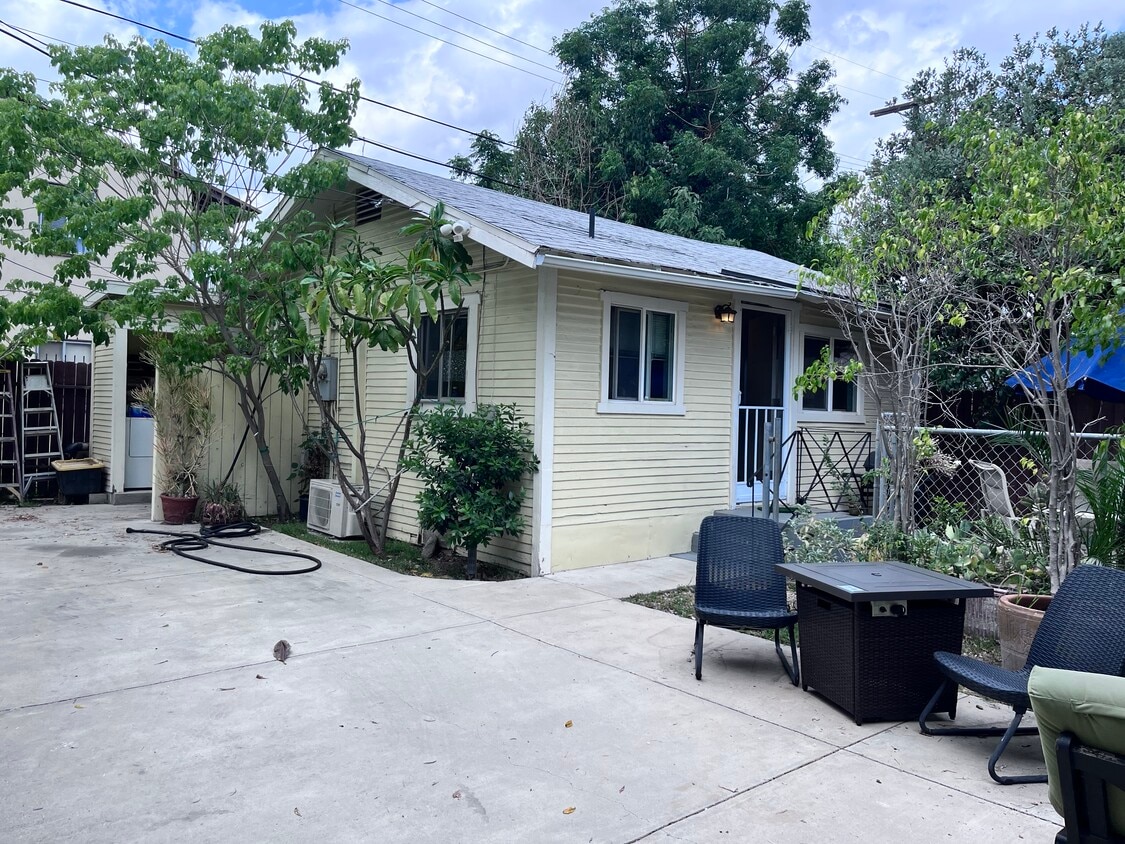 Primary Photo - 14119 Erwin St