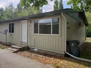 Building Photo - 1217 Hanson Ave