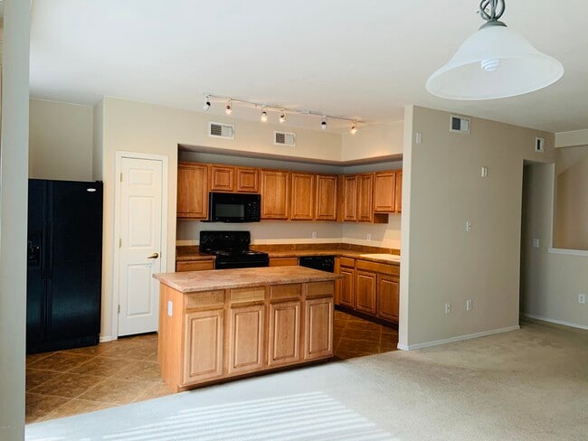 Building Photo - 18250 N Cave Creek Rd