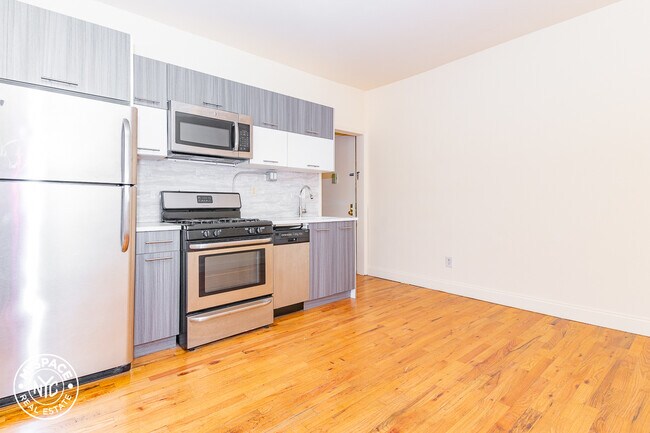 Foto del edificio - 831 Madison St