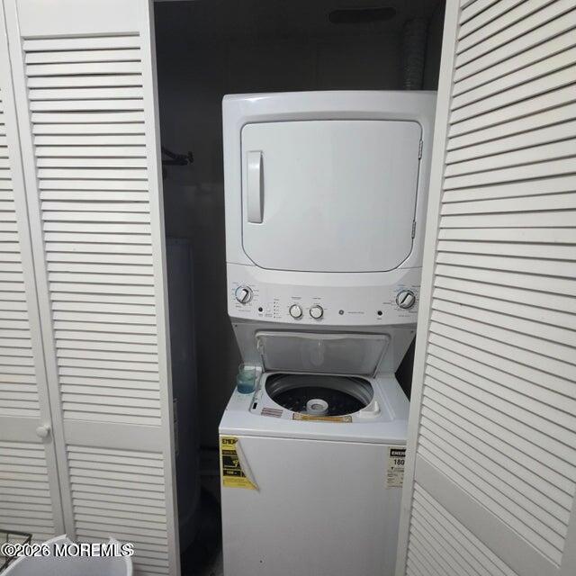 Foto del edificio - 290 N Main St