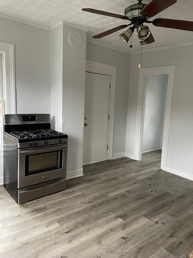 Foto del edificio - 38 Myrtle Ave