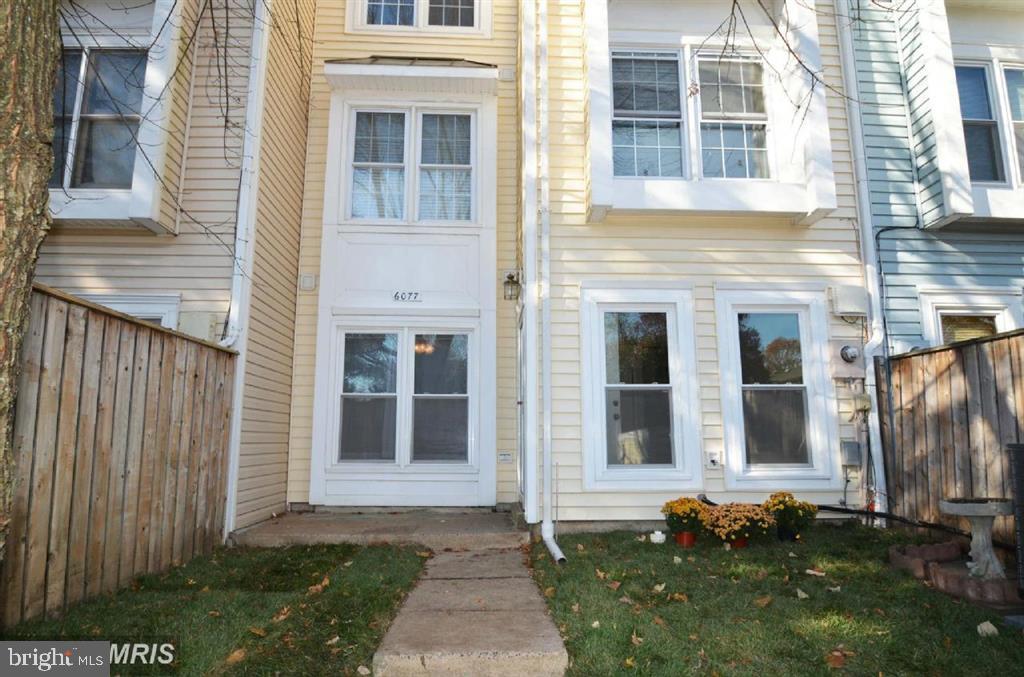 Foto principal - 6077 Deer Hill Ct