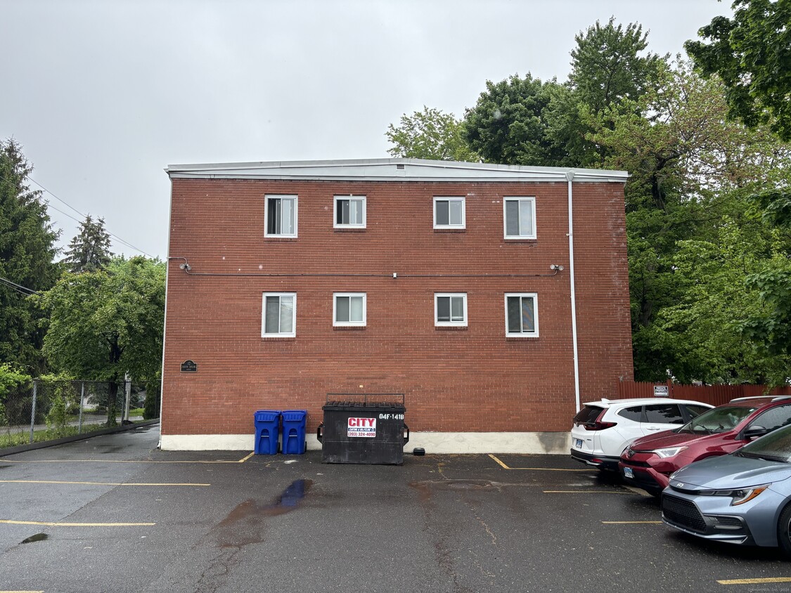 Primary Photo - 12 N Taylor Ave