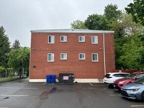 Building Photo - 12 N Taylor Ave