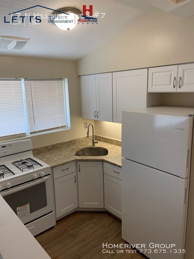 Building Photo - Newly Updated 1 Bedroom w/ Heat Included!!