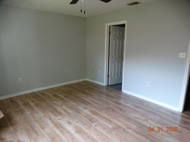 Foto del edificio - Great location