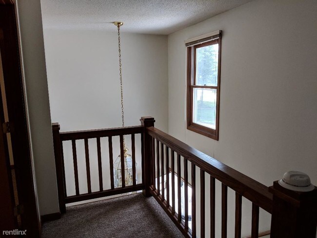 Building Photo - 3 br, 1.5 bath Duplex - 3703 W Wackerly St