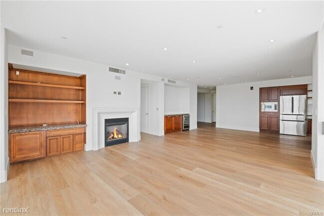 Building Photo - 2 br, 3 bath Condo - 8039 Scholarship