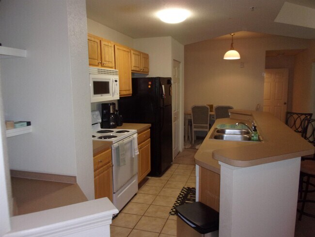 Building Photo - 203 N Villa San Marco Dr