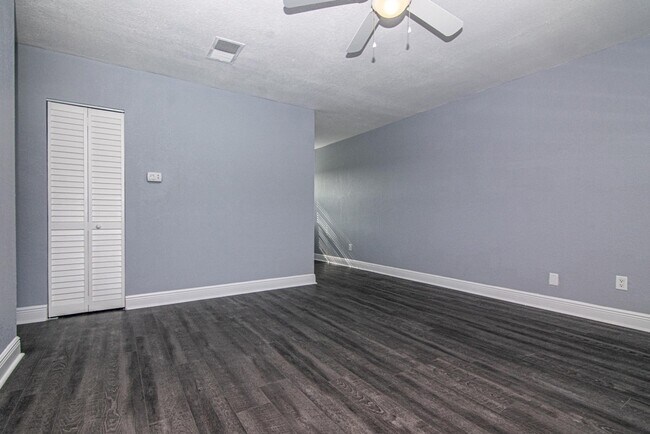 Foto del edificio - Newly Renovated and Remodeled - 2 Bedroom ...