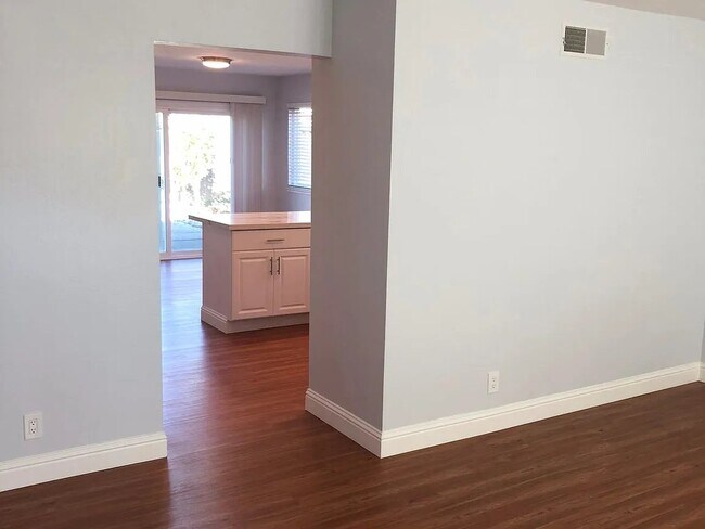 Foto del edificio - 457 Chesapeake Ave