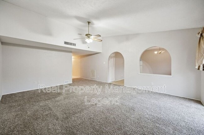 Foto del edificio - 317 E Grenoble Dr