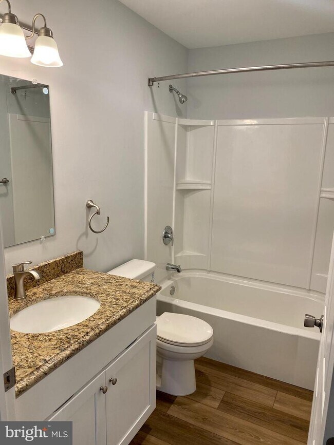 Foto del edificio - 2818A Auburn Ct