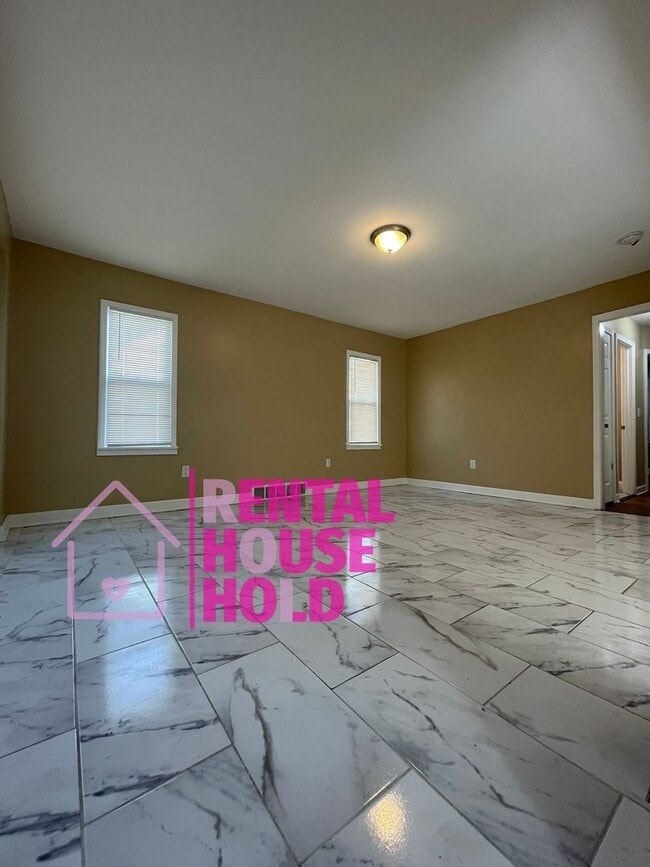 Building Photo - Gorgeous 3 Bedroom Home Awaits Just $1350 ...