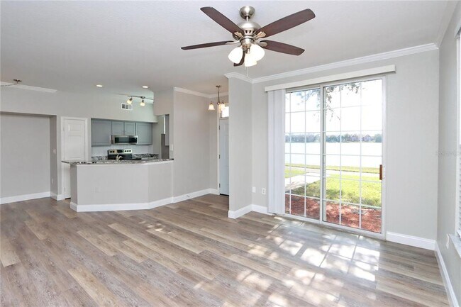 Foto del edificio - 9088 Lake Chase Island Way