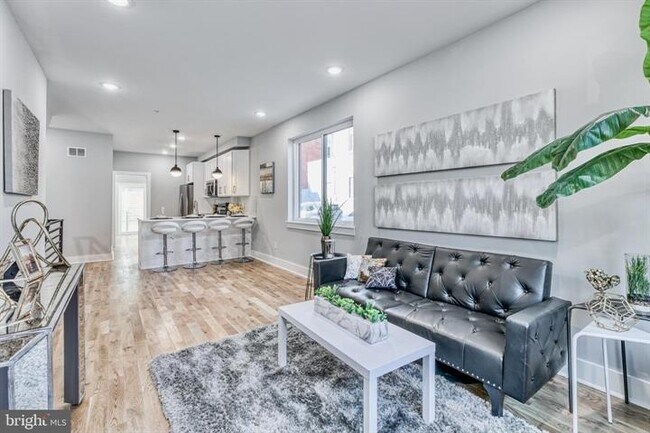 Interior Photo - 2812 Cecil B Moore Ave