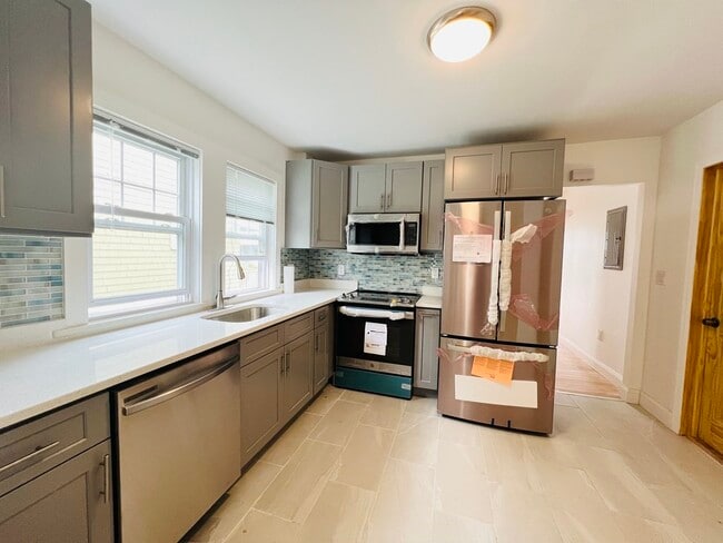 Building Photo - 30 Eatonia St