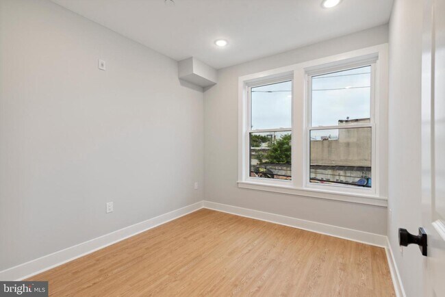 Foto del edificio - 2454 N 2nd St