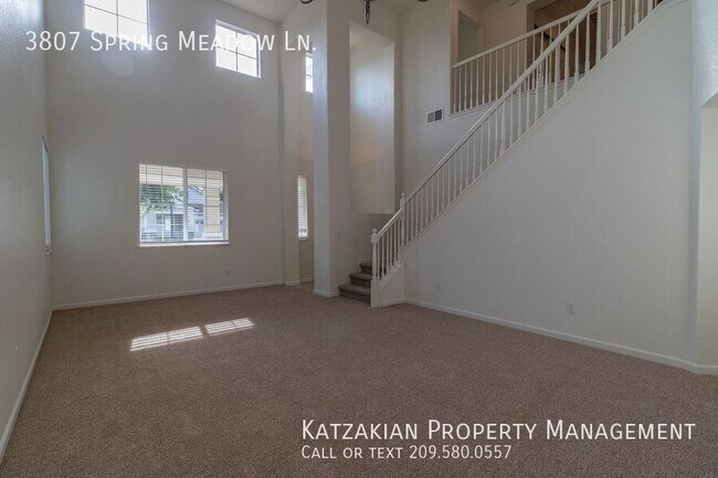Foto del edificio - 3807 Spring Meadow Ln