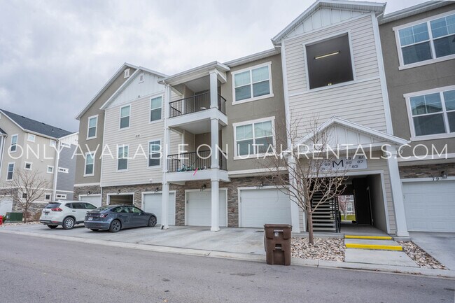 Building Photo - 71 W Silver Springs Dr