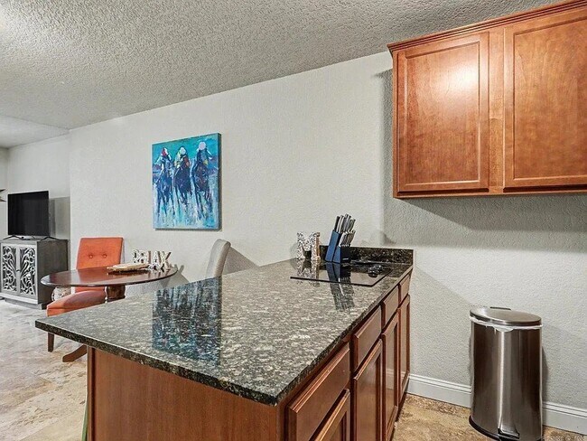 Building Photo - 179 River Mill Ct