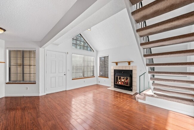 Building Photo - Beautiful 2 bed with loft in Cherry Creek