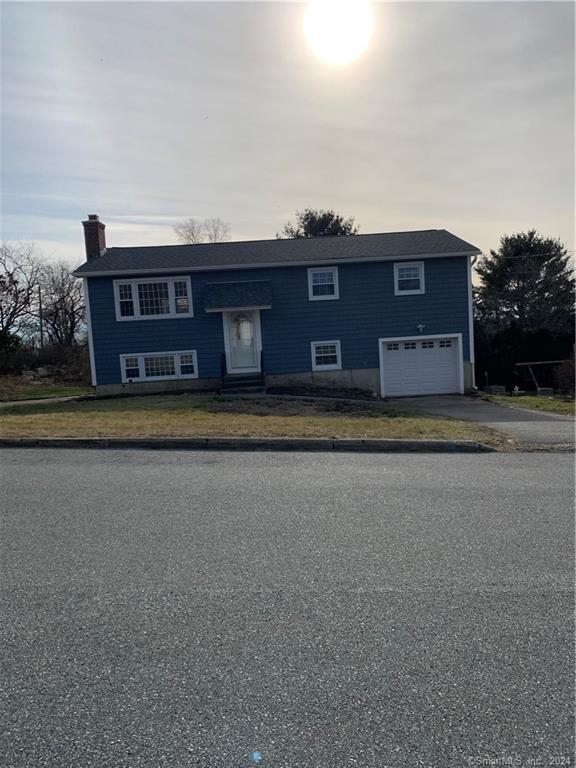 Building Photo - 5 Sachem Rd