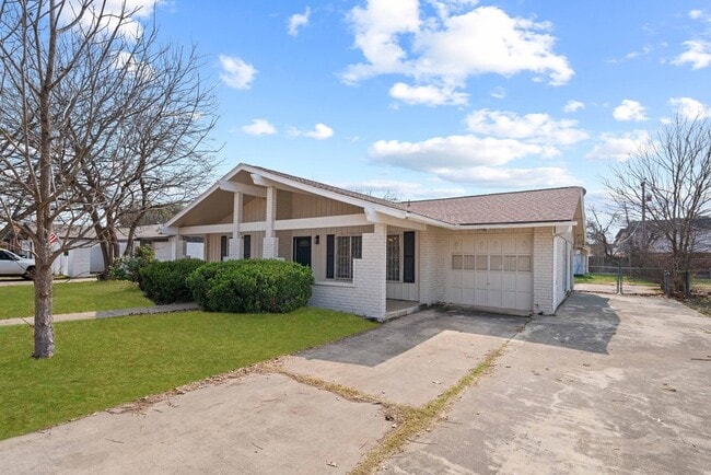 Photo - 4402 Seabreeze Dr House