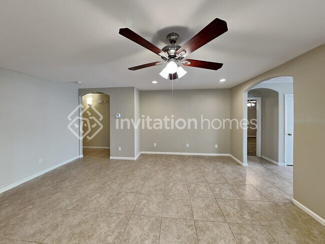 Building Photo - 40184 N Costa Del Sol Dr