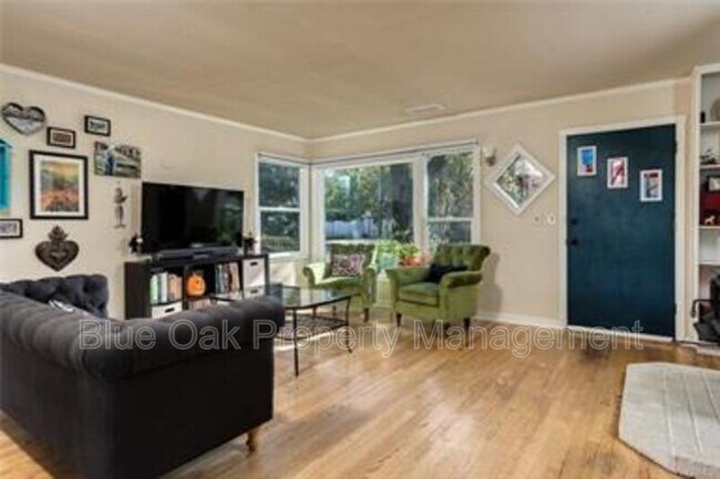 Foto del edificio - 432 W 6th Ave