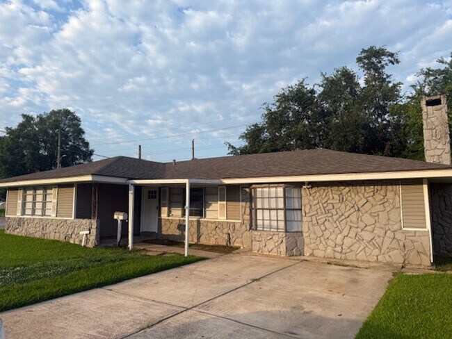 Building Photo - February movein