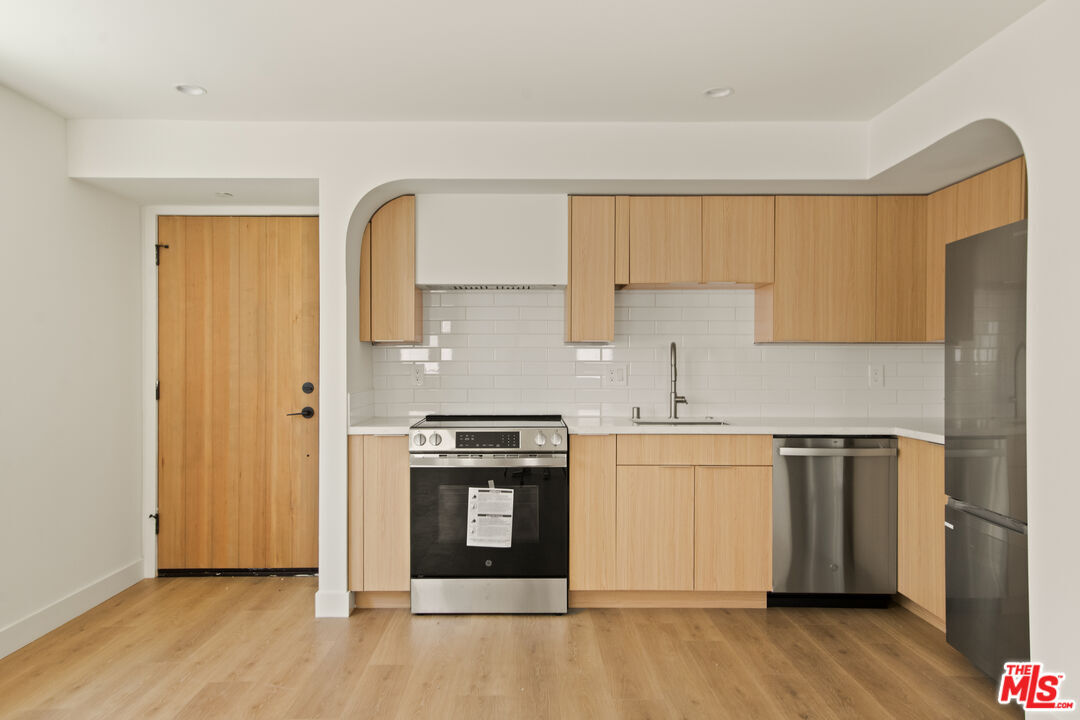 Foto principal - 2669 Benedict St