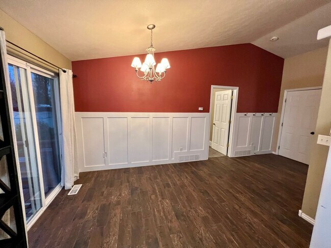 Building Photo - 4208 Willow Canyon Dr