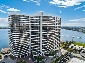 Building Photo - 100 Lakeshore Dr
