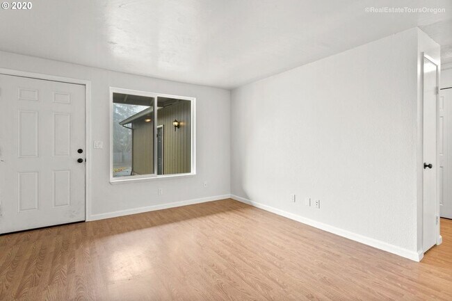 Building Photo - 29629 SW Serenity Way