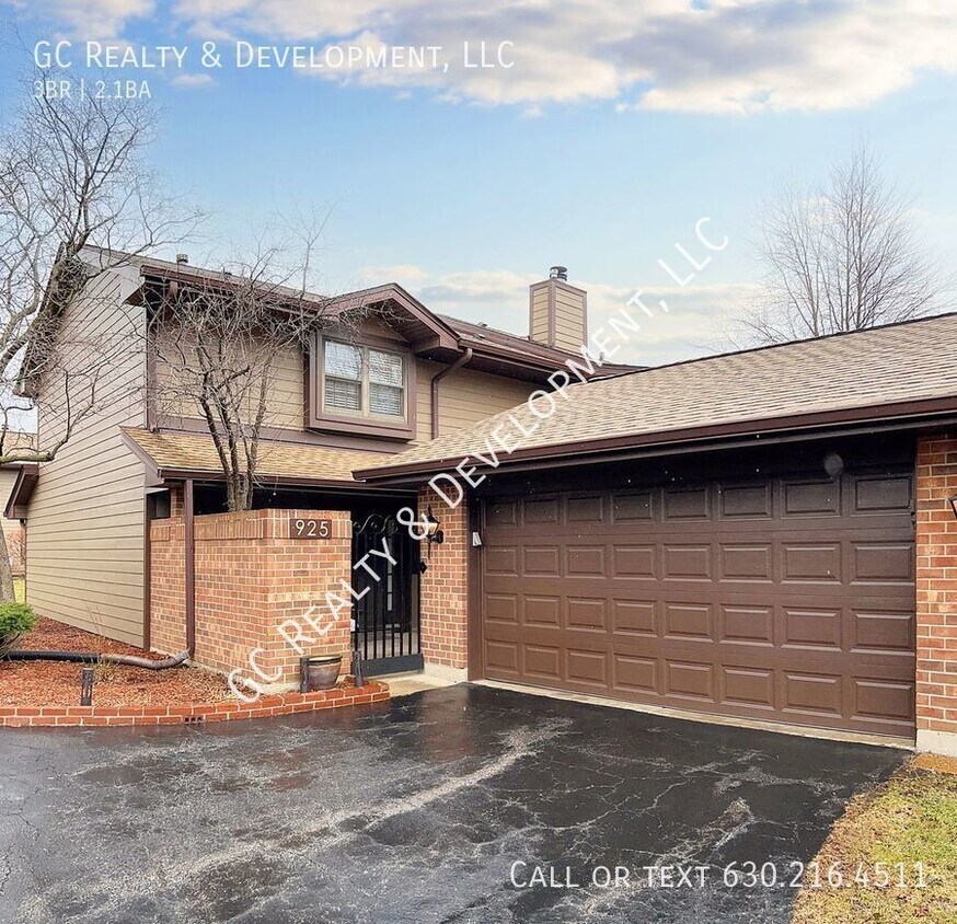 Primary Photo - ***GREAT WESTMONT LOCATION / 3 BDRM / 2.5 ...