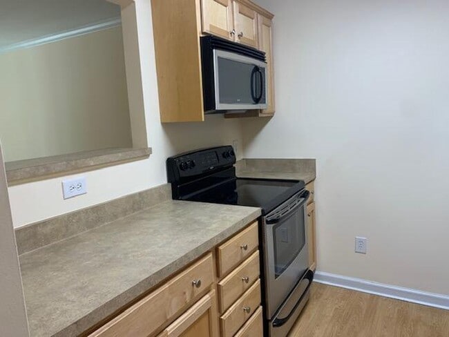 Building Photo - 2308 Myron Dr