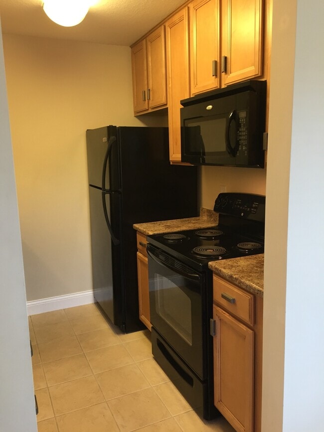 Building Photo - 4664 Croftshire Dr