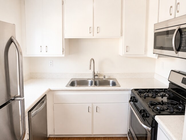 Interior Photo - Magnolia Gardens