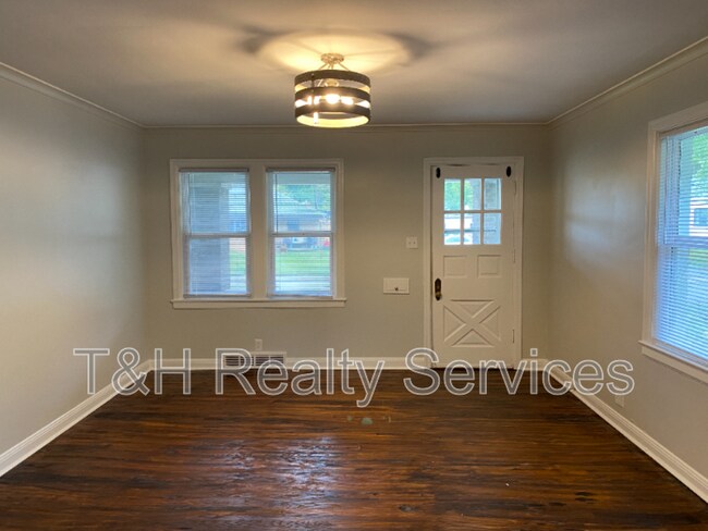 Building Photo - 5164 Winthrop Ave