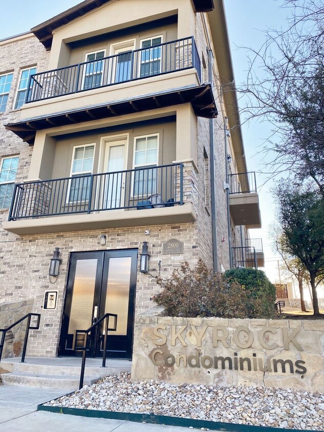 Primary Photo - 3RD FLOOR CONDO IN SKYROCK WITH A VIEW!