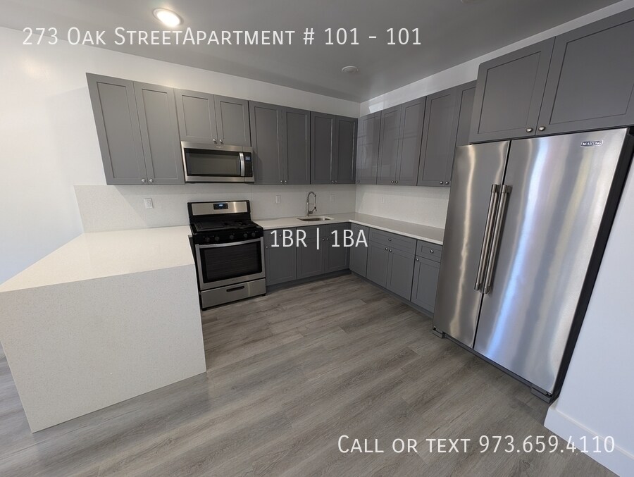Primary Photo - 273 Oak St