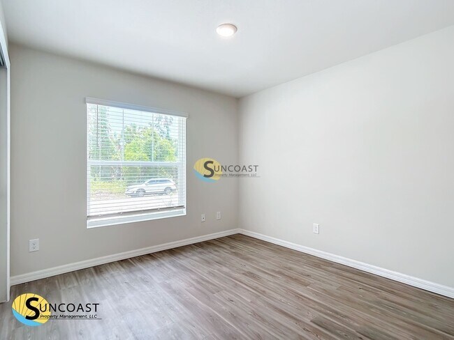 Foto del edificio - 11050 Reims Ave