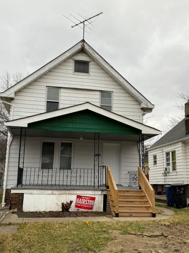 Building Photo - 1465 E 172nd St